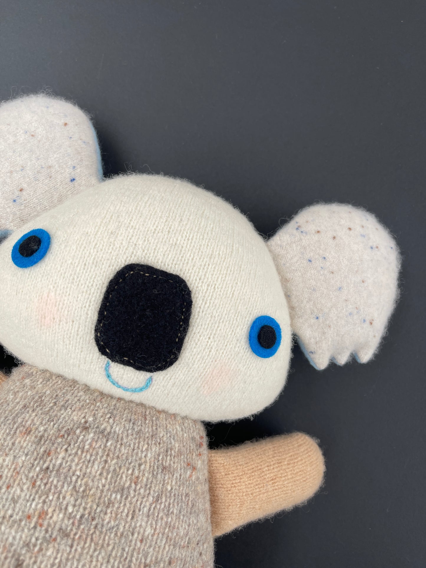 Koala - warm beige with blue